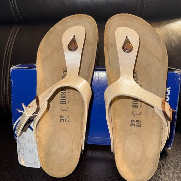 Birkenstock Women's 943871-Off Style Gizeh Sandal, Off-White size 39 or 8.5-9 - Picture 5 of 6